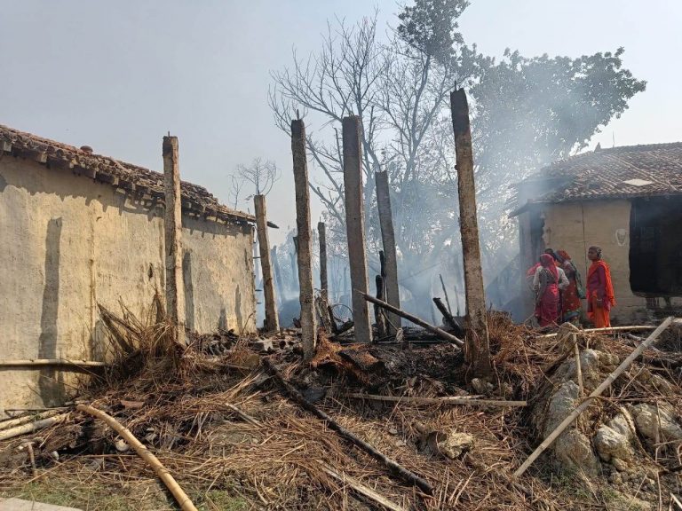 मानपुर विसुनपूर्वाका आगलागीबाट १५ जना घरवारविहीनलाई राहत उपलब्ध गराउन माग स्थानीय पारस भण्डारी ।